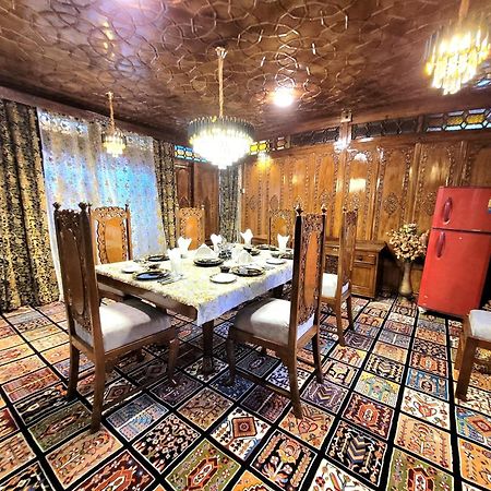 Srīnagar Aziz Palace Group Of Houseboats מראה חיצוני תמונה