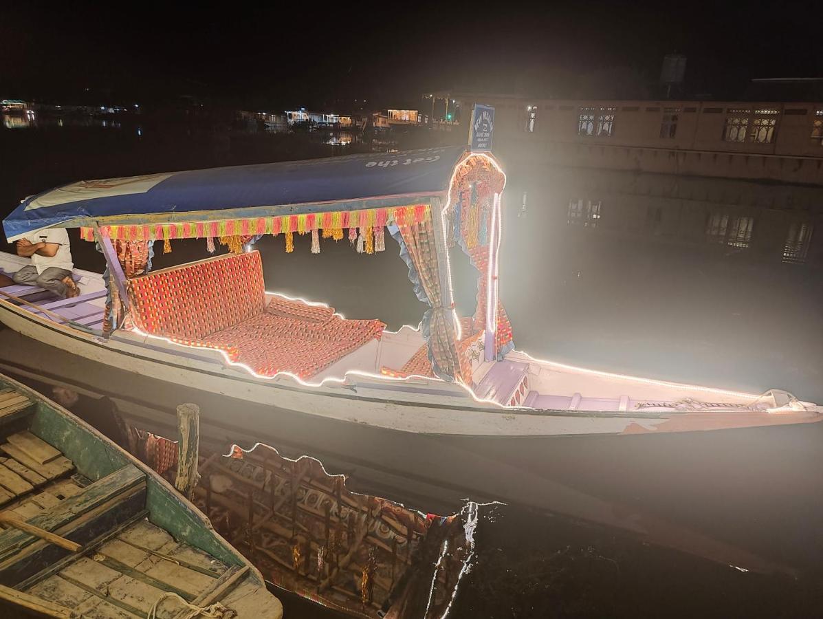 Srīnagar Aziz Palace Group Of Houseboats מראה חיצוני תמונה