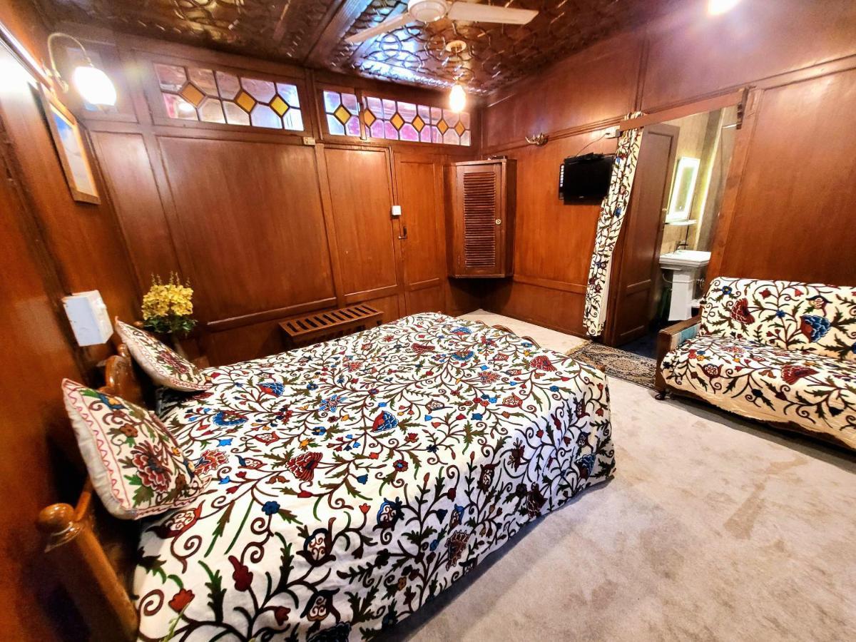 Srīnagar Aziz Palace Group Of Houseboats מראה חיצוני תמונה
