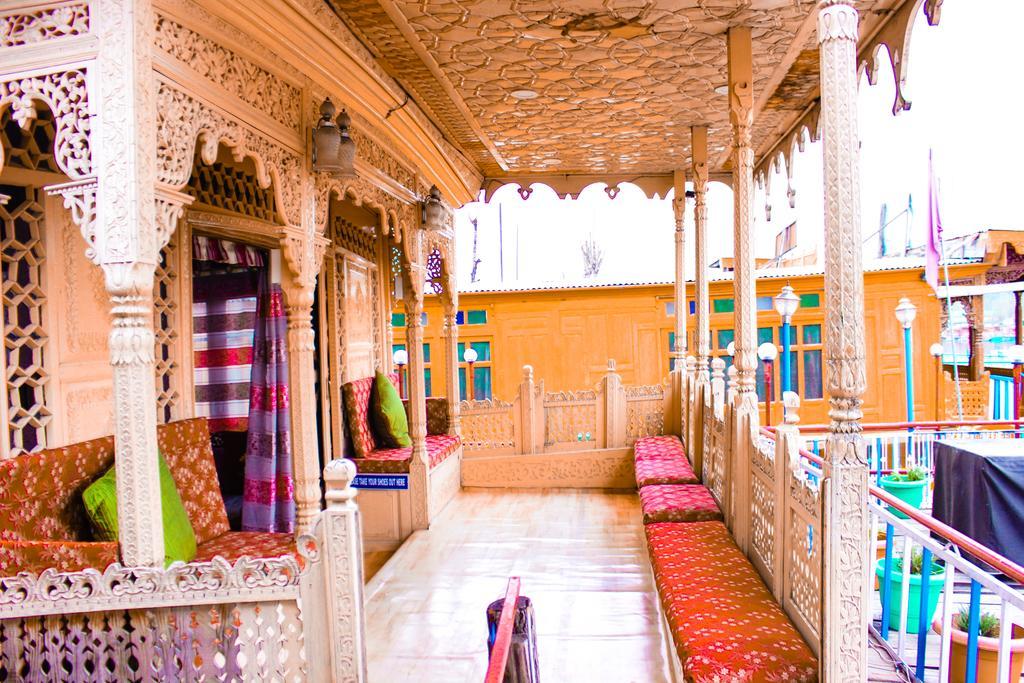 Srīnagar Aziz Palace Group Of Houseboats מראה חיצוני תמונה