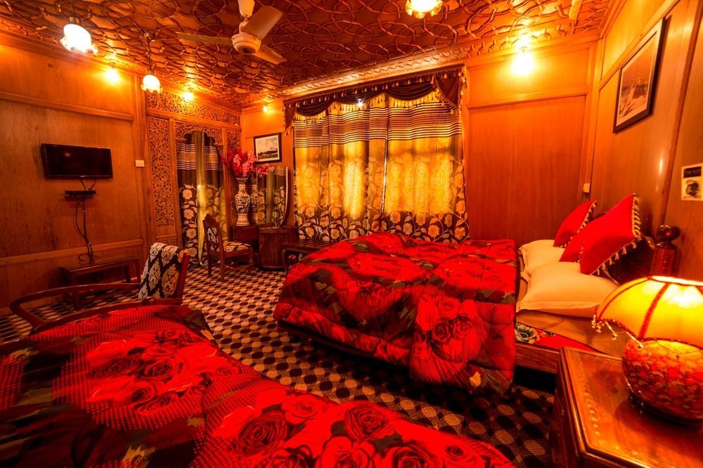 Srīnagar Aziz Palace Group Of Houseboats מראה חיצוני תמונה