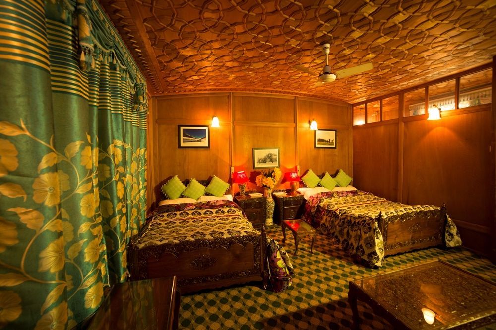 Srīnagar Aziz Palace Group Of Houseboats מראה חיצוני תמונה