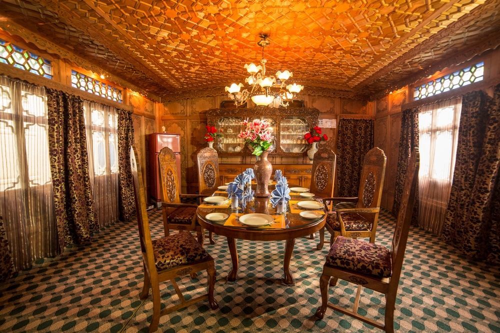 Srīnagar Aziz Palace Group Of Houseboats מראה חיצוני תמונה