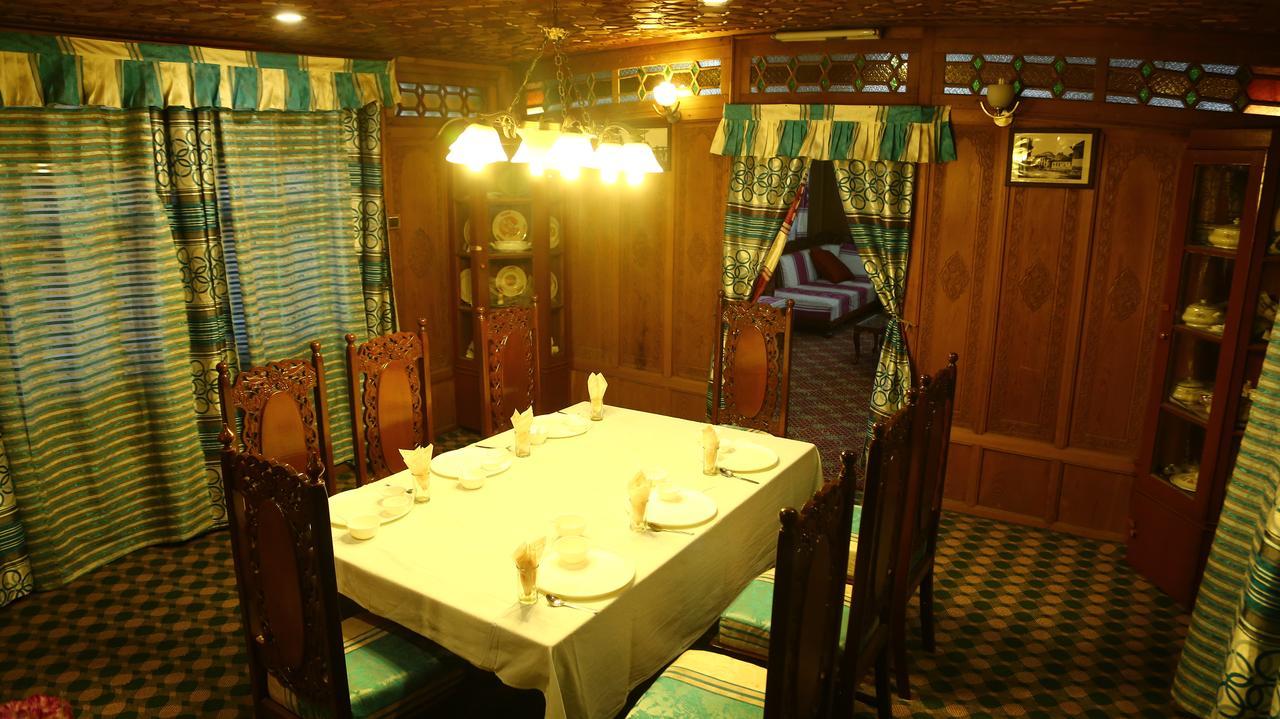 Srīnagar Aziz Palace Group Of Houseboats מראה חיצוני תמונה